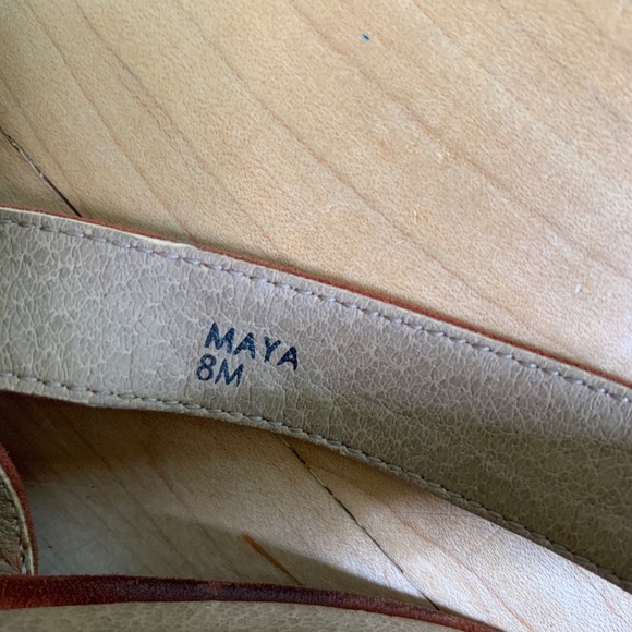 Tahari Suede/Leather Sandal Block Heels Rust Color Size 8 - Picture 4 of 8